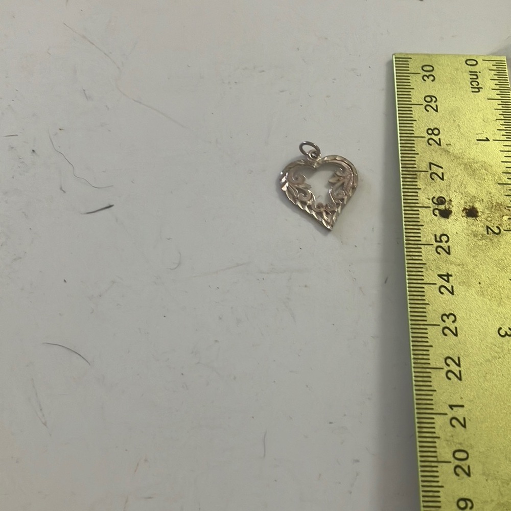 Intricate Silver tone Heart Necklace with Filigree Design